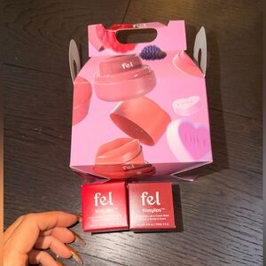 FEL KISSY LIPS DUO Lip & Cheek Balm - COLOR CRUSH LOVE BUG NWT IN BOX AS SHOWN